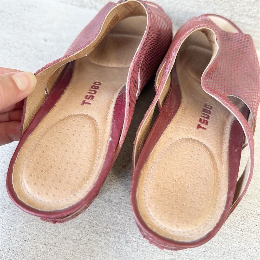 Tsubo Ovid Snake Print Wedge Platform Mules Size 8.5 Burgundy Purple Reptile - Picture 8 of 11